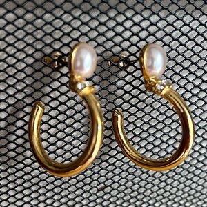 Vintage Gold Tone/Faux Pearl Earrings
